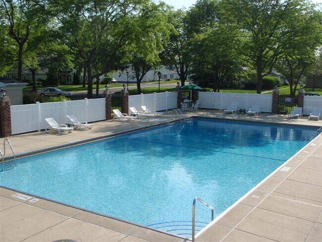 Foto del edificio - 1362 Cove Dr