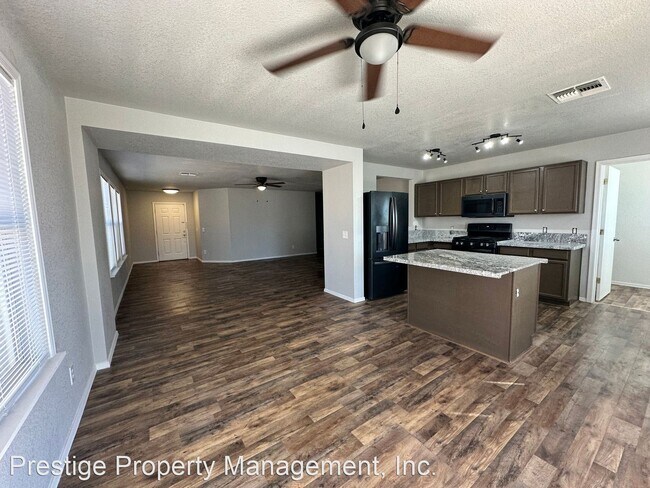 Building Photo - 3 br, 2 bath House - 3488 S Western Way