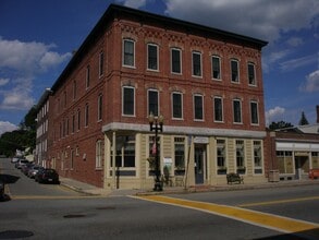 Building Photo - 25 Main St