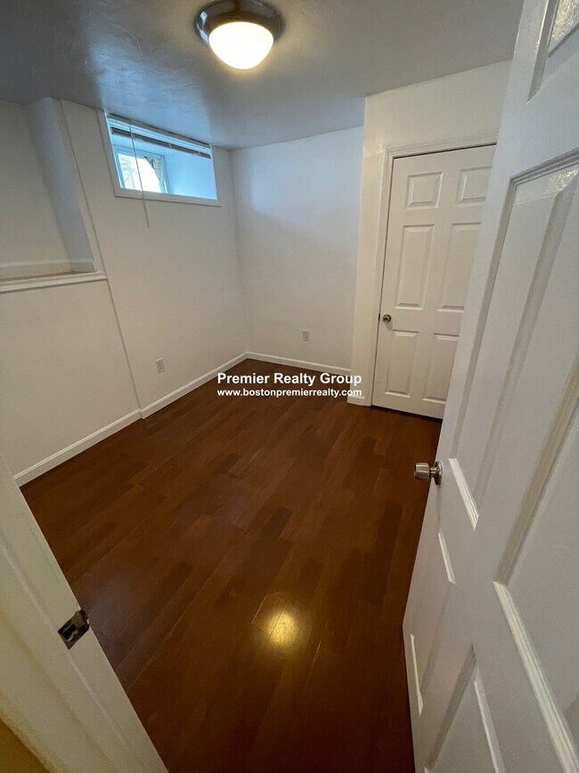 Building Photo - 682 Boylston St