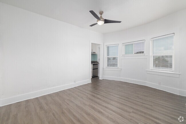 Studio - 350SF (2) - Living room - Leo Lofts