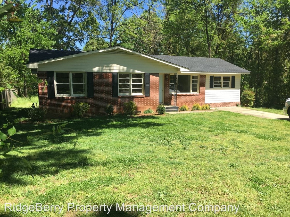 Primary Photo - 3 br, 1 bath House - 2 Robinson Ave