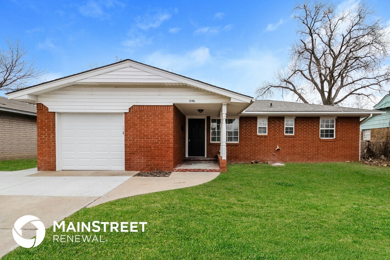 Primary Photo - 800 Plaza Dr