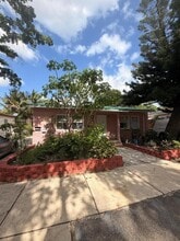 Building Photo - 2835 SW 37th Ct