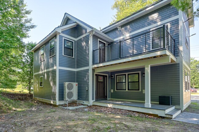 Foto del edificio - 247 Odell Hill Rd