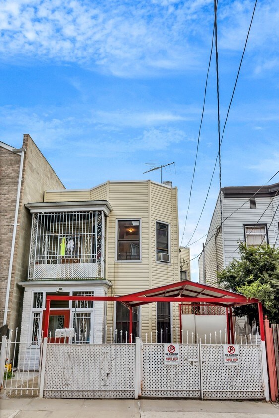 Foto del edificio - 2058 Ryer Ave