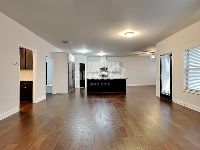Foto del edificio - 1279 Victoria Walk Ln