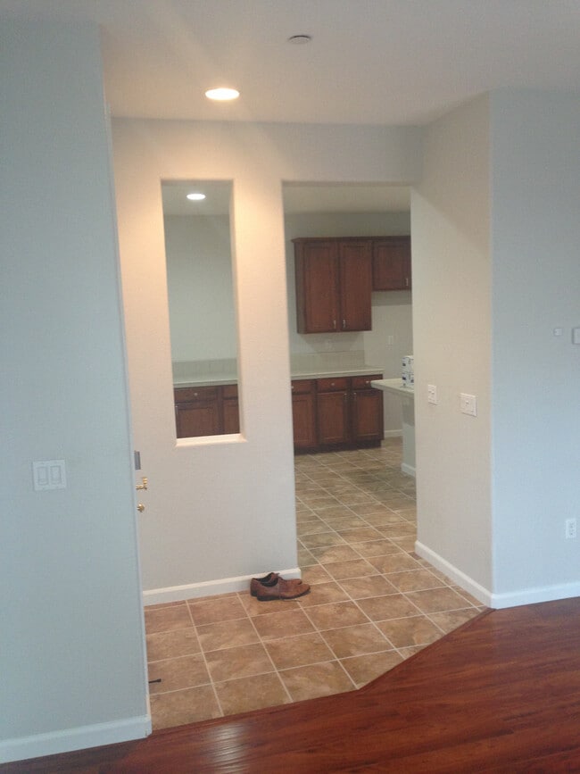 Foto del edificio - Condo Unit in Ferry Circle close to shoppi...