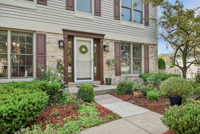 Foto del edificio - 1427 Steeplechase Rd