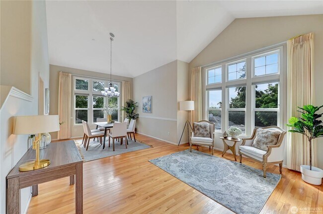 Foto del edificio - ? Stunning 4BR/3.5BA Home in Lake Forest P...