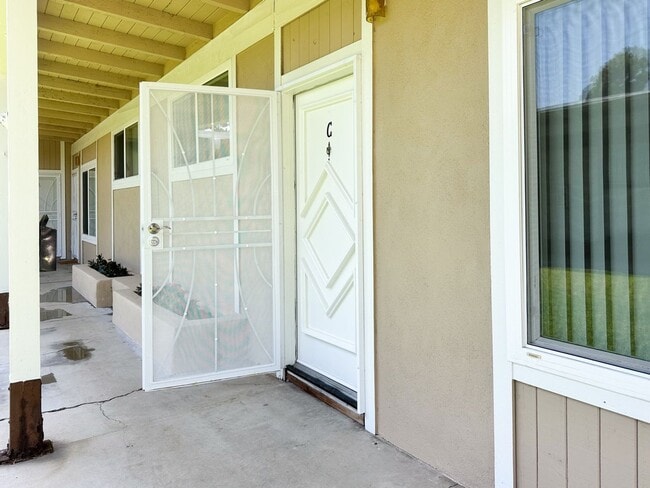 Building Photo - Clearbrook Ln (109)