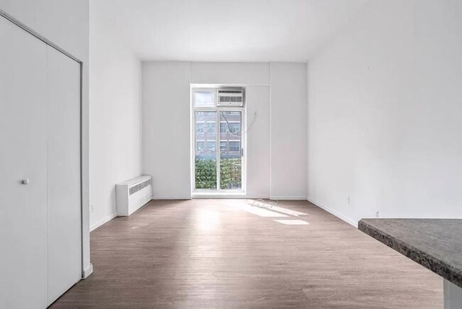 Building Photo - 2 bedroom in New York NY 10038