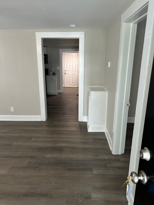 Photo - 1461 Douglas St House