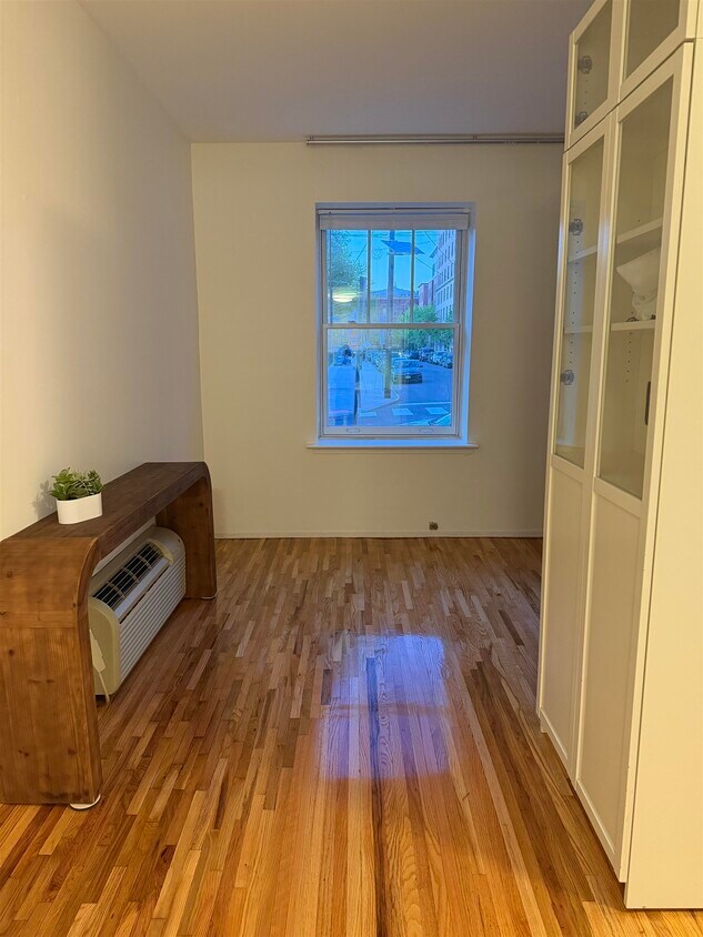Foto del edificio - 245 8th St