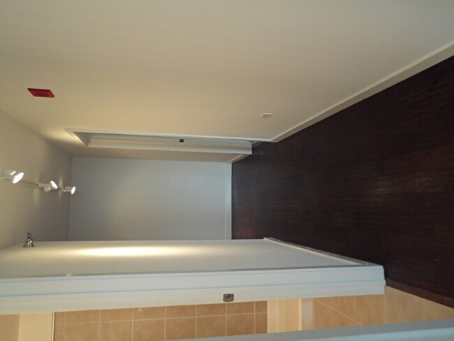 Foto del edificio - 235 W Van Buren St