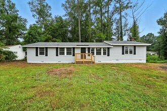 Building Photo - 6432 Maple Rd
