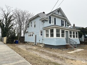 Building Photo - 13 Woolley Ave