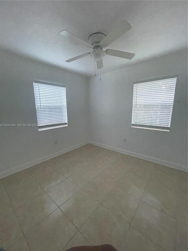 Foto del edificio - 420 SW 25th Ave