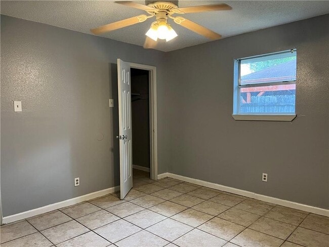 Foto del edificio - 8542 Dinkins St