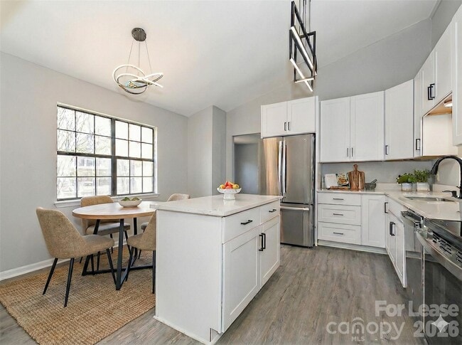 Building Photo - 6455 Tivoli Ct