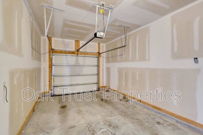 Building Photo - 504 Truman Dr