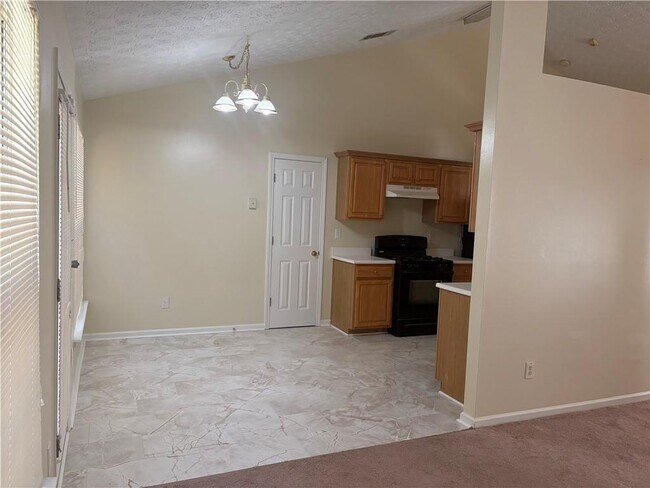 Building Photo - 5975 Hillvale Trail