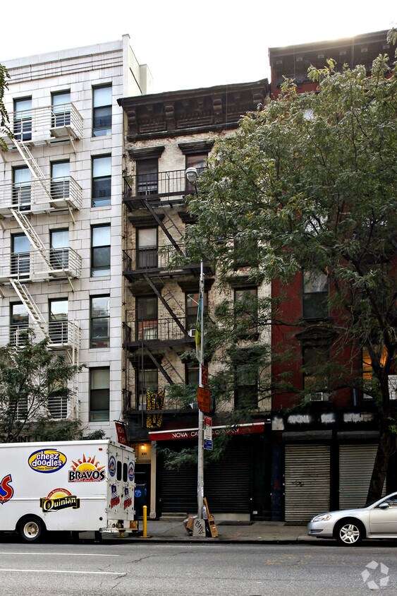 Foto principal - 820 Tenth Ave