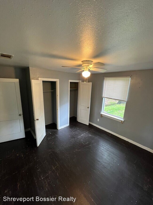 Building Photo - 3 br, 2 bath House - 235 E. 74th St.