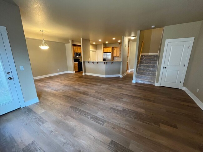 Foto del edificio - Beautiful 3-bdr with double car garage in desirable Timber Creek Community!