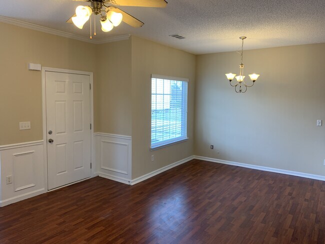 Building Photo - 2403 POLARIS Way SW