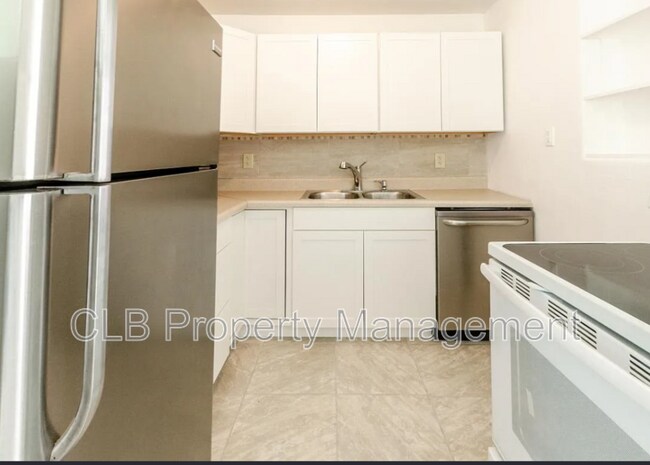 Foto del edificio - 36 Brooks Dr