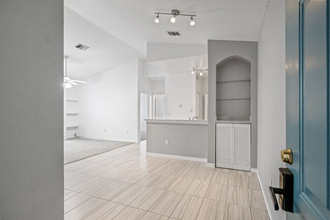 Foto del edificio - 5513 Legacy Crescent Pl