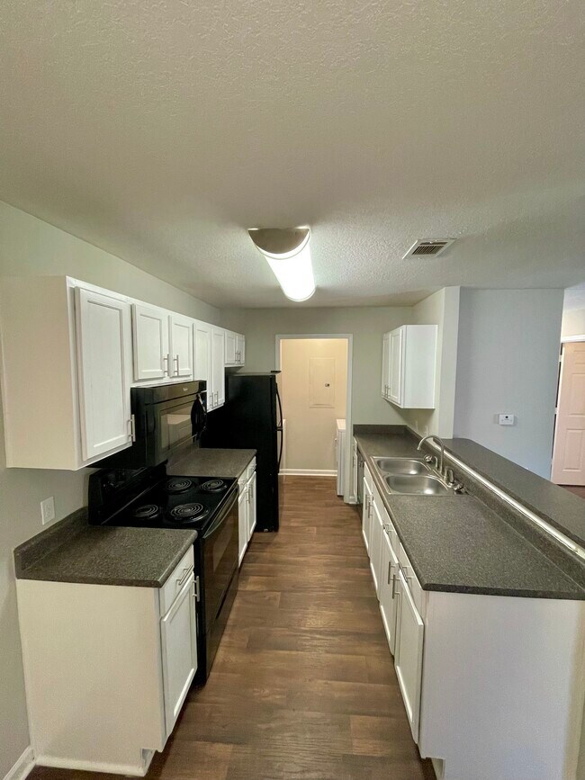 Building Photo - St. Andrews Apartments