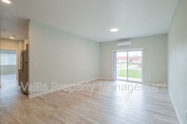 Foto del edificio - 13001 S Crompton Lane