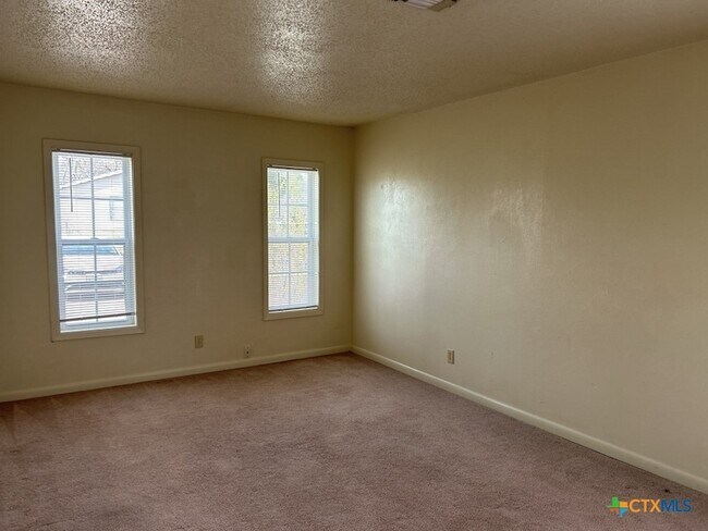 Building Photo - 804 Jefferis Ave