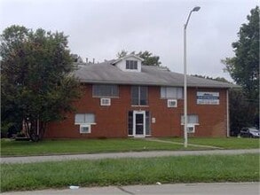 Building Photo - 1921 Oxford Cir