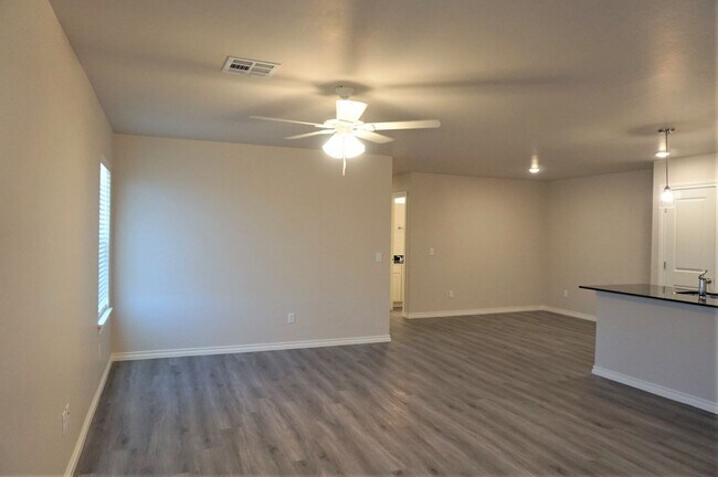 Building Photo - Chisholm Creek Duplex NW OKC