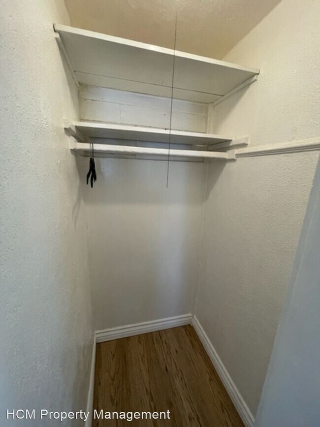 Building Photo - Studio, 1 bath House - 308 1/2 Lois St