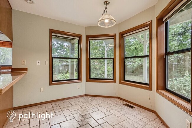 Building Photo - 205 Spring Place, Enumclaw, WA, 98022