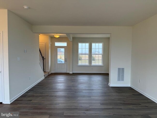 Building Photo - 414 MacLaren Ln