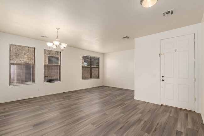 Building Photo - 1927 W Fruit Tree Ln