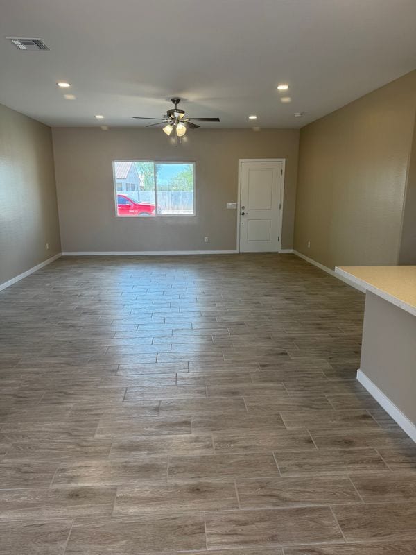 Building Photo - 15235 S Country Club Dr