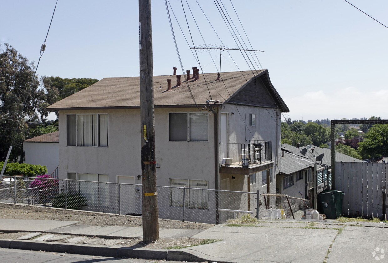 Foto del edificio - 15999 Maubert Ave