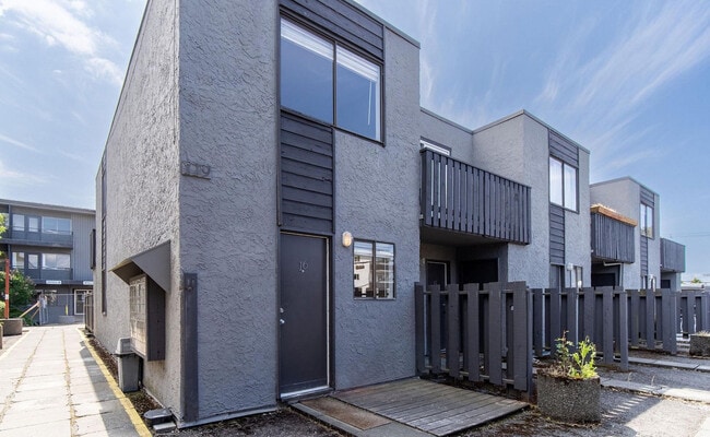 Photo du bâtiment - Waverly Apartments