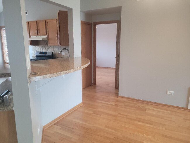 Building Photo - 9437 S 79th Ave