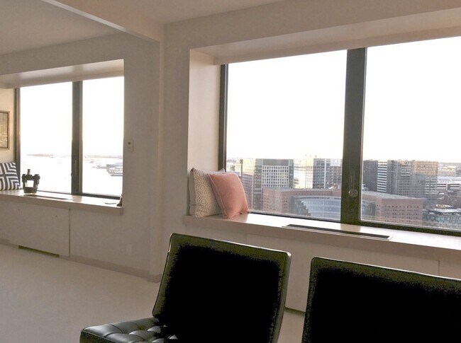 Foto del edificio - 85 E India Row