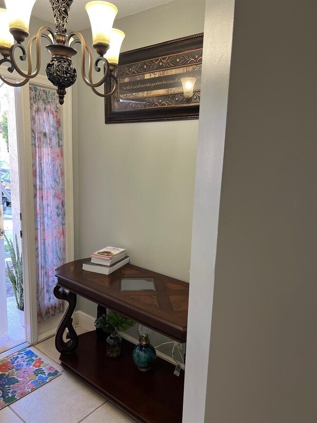 Foto del edificio - 1602 Lakeview Dr W