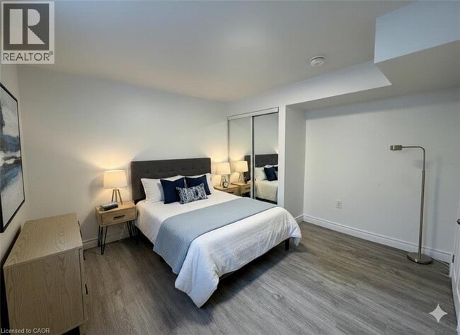 Building Photo - 916 Magdalena Ct