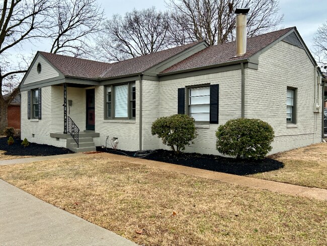 Foto del edificio - 247 Graeme Dr