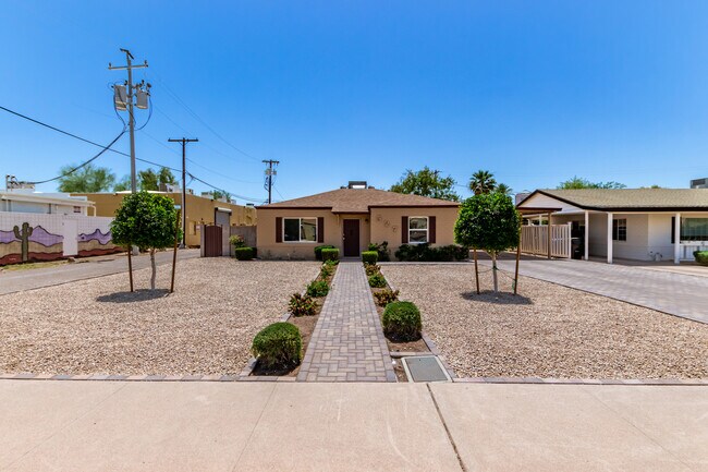 Photo - 527 E Whitton Ave House